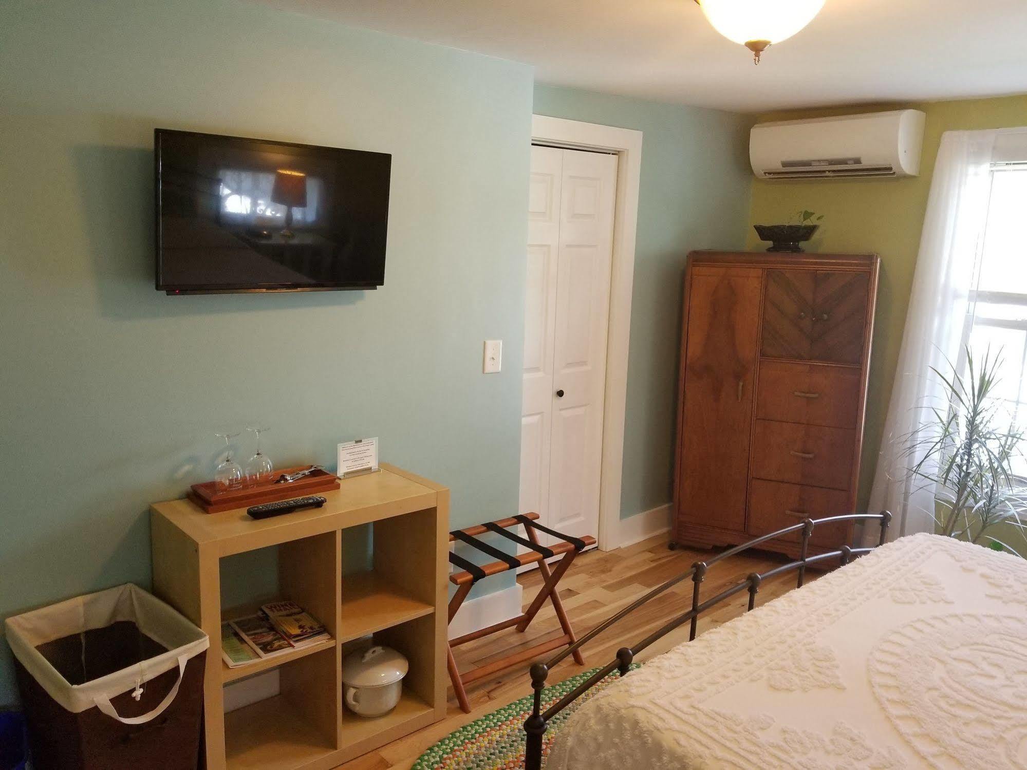 ווטקינס גלן The Blackberry Inn Bed & Breakfast מראה חיצוני תמונה