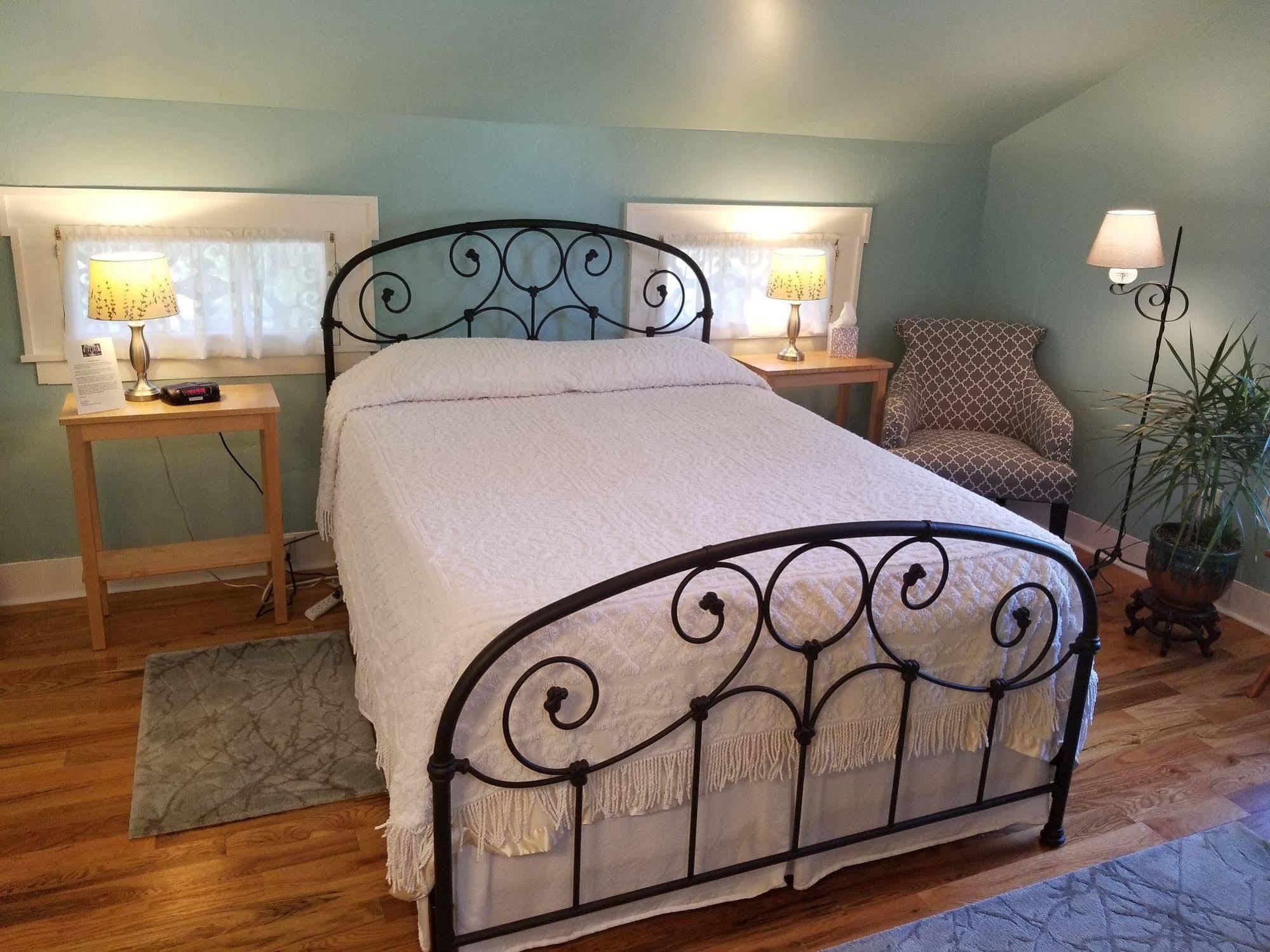 ווטקינס גלן The Blackberry Inn Bed & Breakfast מראה חיצוני תמונה