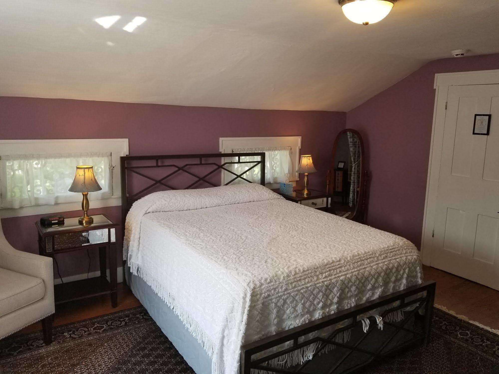ווטקינס גלן The Blackberry Inn Bed & Breakfast מראה חיצוני תמונה