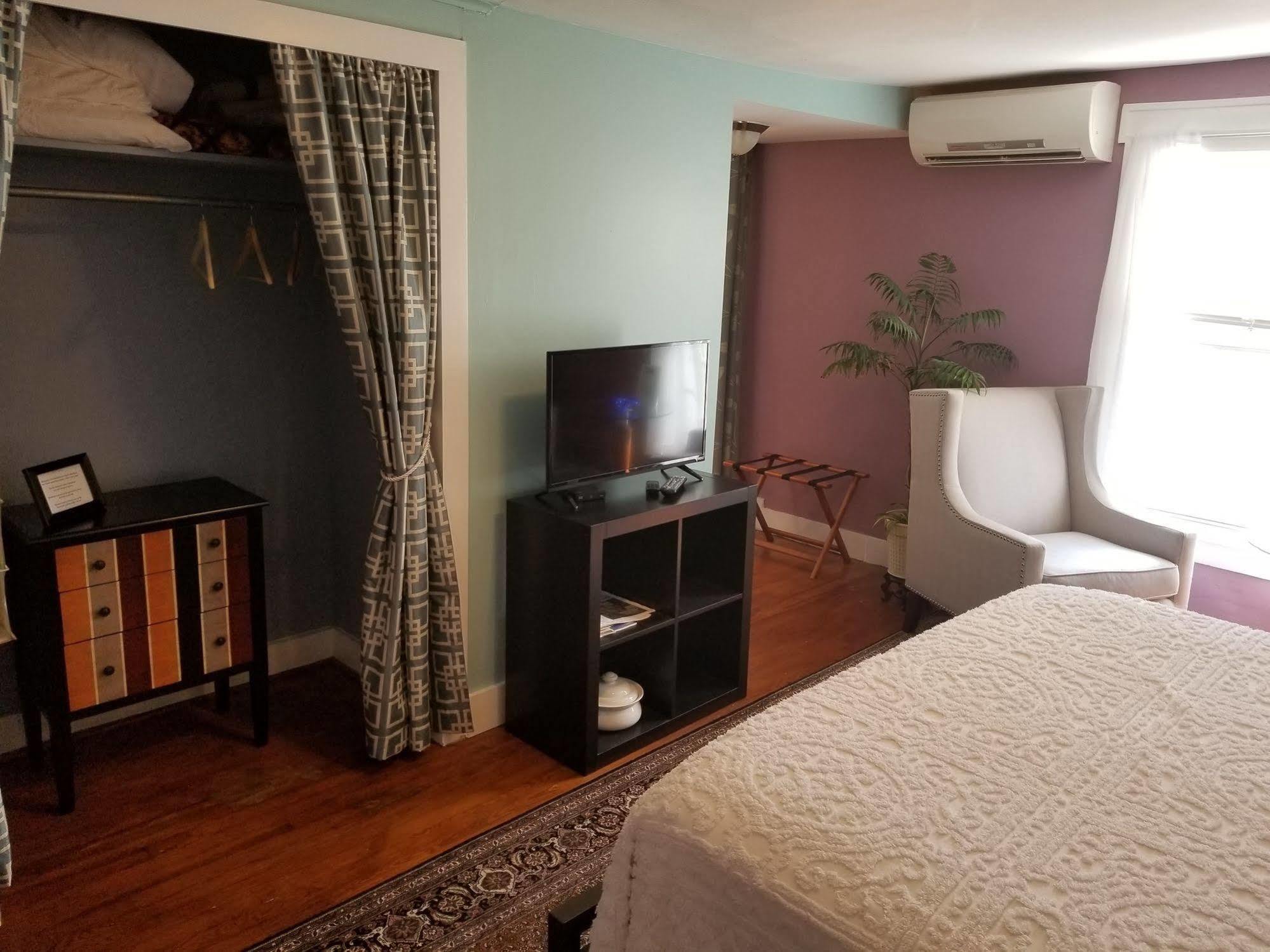 ווטקינס גלן The Blackberry Inn Bed & Breakfast מראה חיצוני תמונה