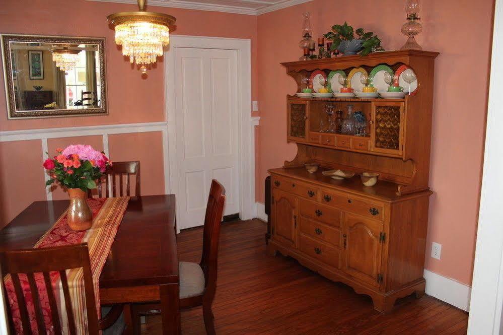 ווטקינס גלן The Blackberry Inn Bed & Breakfast מראה חיצוני תמונה